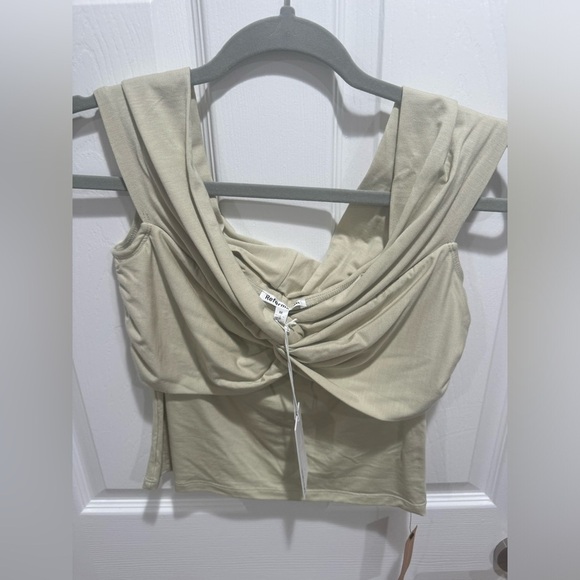 NWT Reformation Ezlynn Knit Top in Dried Herbs Green Size Medium Firm Price 🔥✨✨ - Picture 1 of 2